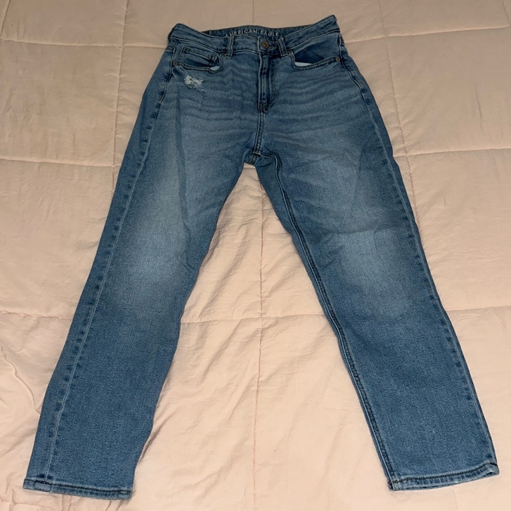 American Eagle Stretch Mom Jeans in 4 Short